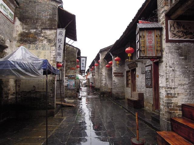 广州买了房子也入户了可以帮非直属亲戚办办居住证吗游戏画面